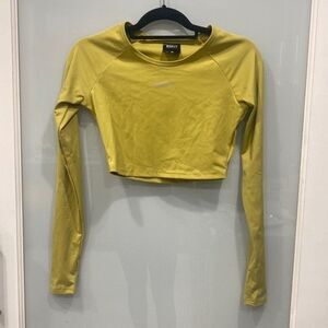 ECHT Women's Mustard Yellow Long Sleeve Crop Top Work Out Shirt Top Sz M